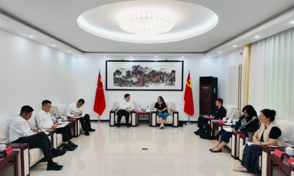 张强与中国科学院动物研究所所长乔格侠座谈