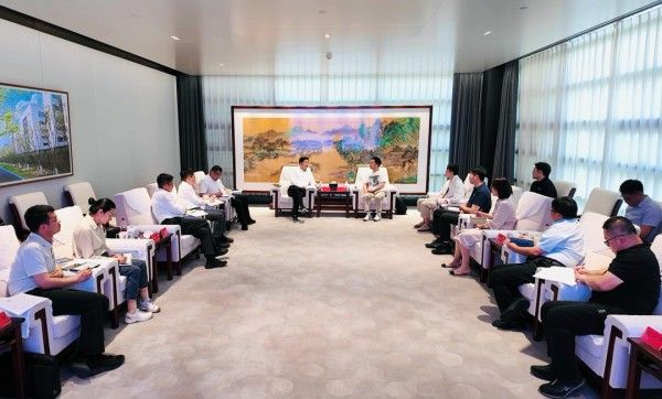 张强与我区仪器和传感器初创企业座谈
