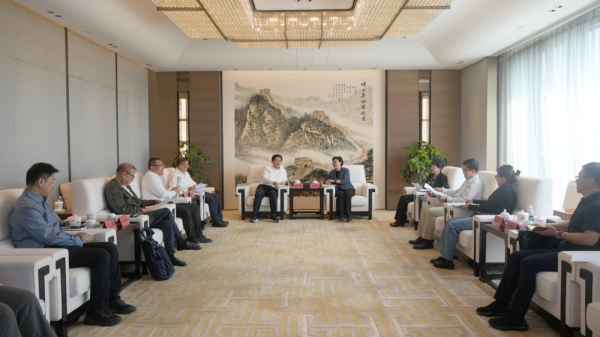 张强与北京知识产权法院党组书记、院长李艳红座谈